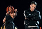 Rihanna feat Eminem, Dr.Dre & Skylar Grey (live 53rd Grammy Awards)